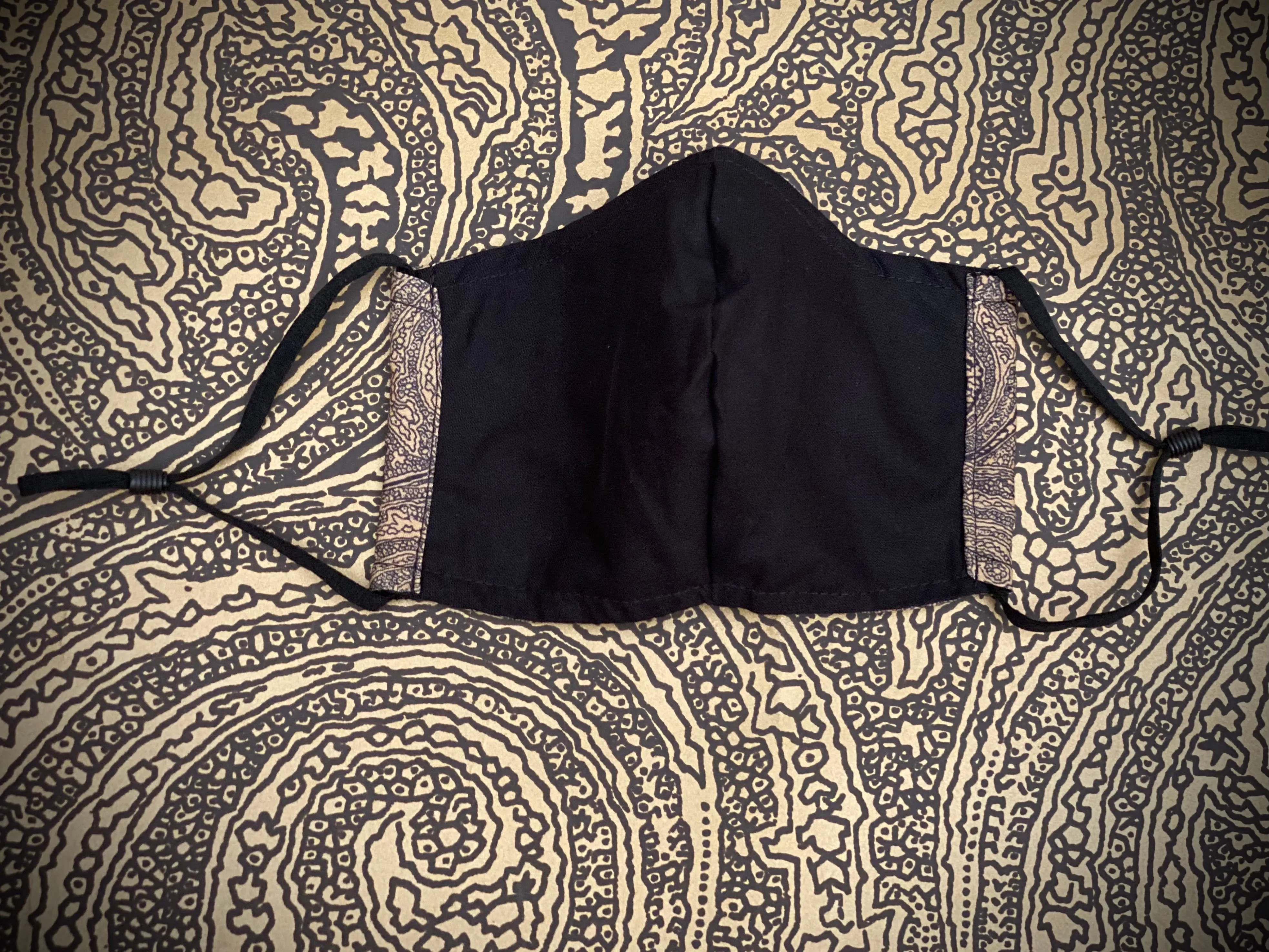 Derby Paisley Mask With Stoppers